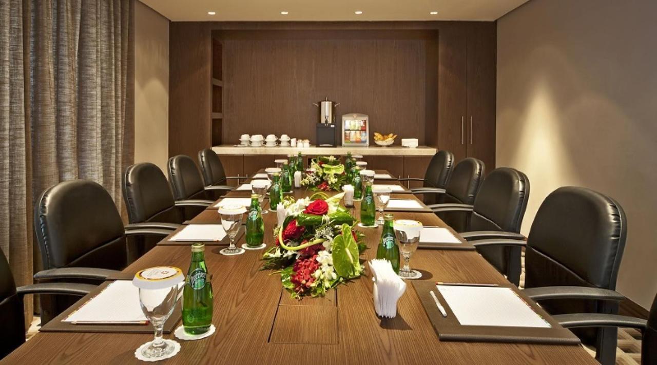 Oaks Liwa Executive Suites Abu Dhabi Exteriör bild
